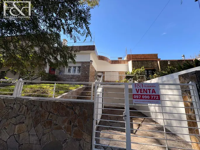 Venta Casa c/ cochera en Malvin