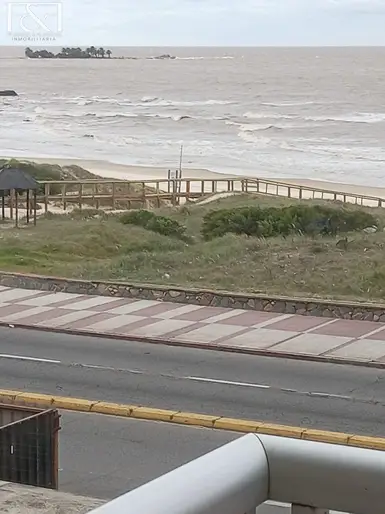 Apartamento en alquiler c/ cochera en Malvin