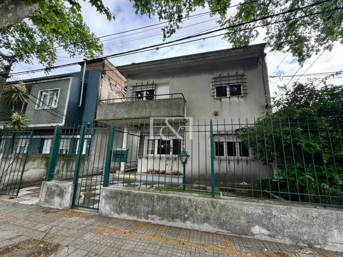 Venta Casa 5 Dorm. Barbacoa, Jardin Y Garage En Brazo Oriental