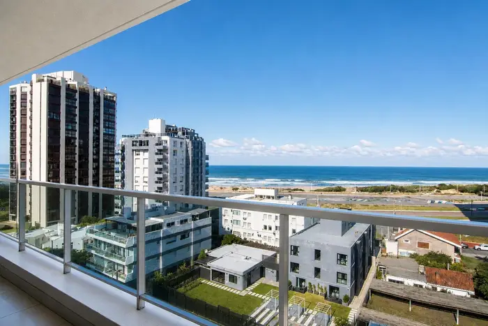 Venta apartamento 2 dormitorios en Punta del Este brava. Garage