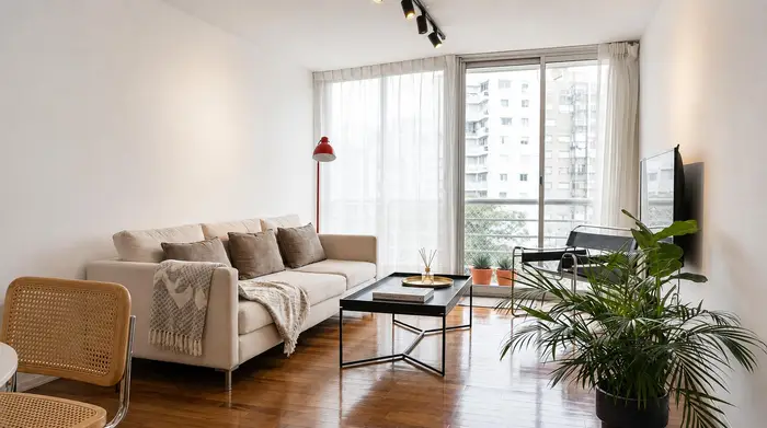 Alquiler apartamento amoblado de 1 dormitorio al frente en Punta Carretas