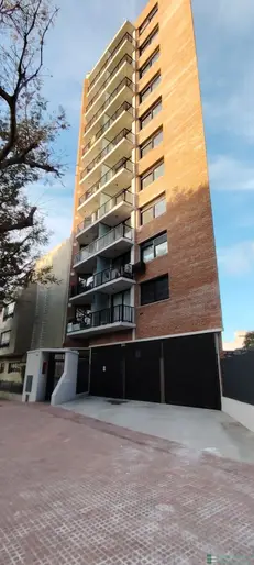 Amplio monoambiente en alquiler en Parque Batlle