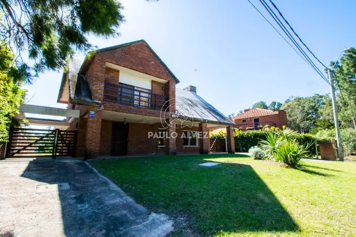 Filgen- Propiedad que se encuentra a metros del mar. Se encuentra en el Barrio Residencial, propiedad de alto porte.,