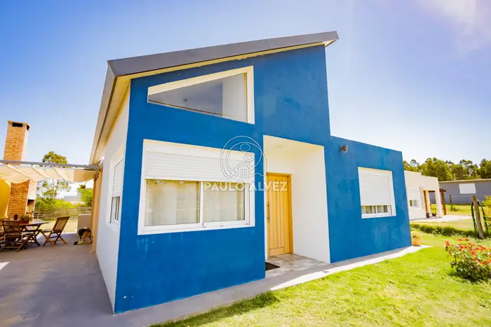 Azul Marino- Propiedad en Barrio Los Angeles-  Una zona ideal para veranear