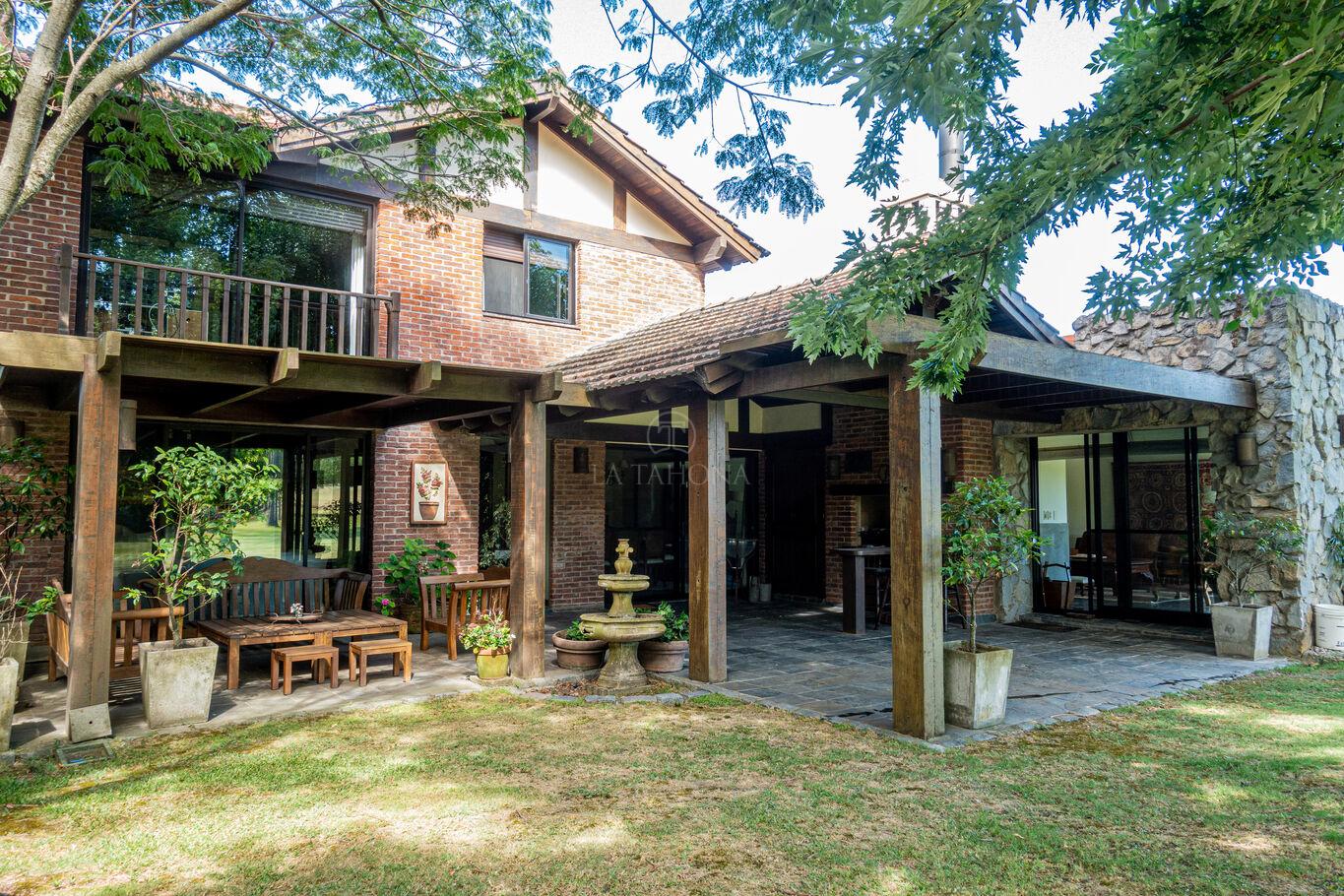 Casa en Lomas de la Tahona, propiedad 68810 -Imagen 1