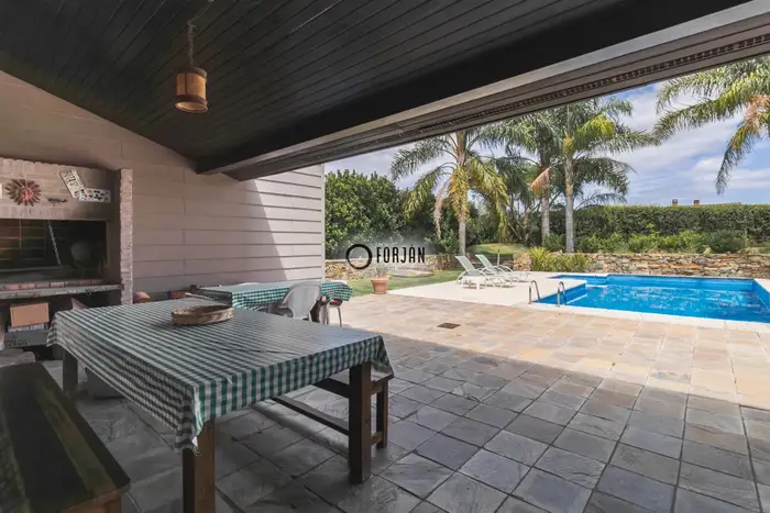 Casa Lomas De La Tahona 4 Dormitorios 3 Baños Y Piscina