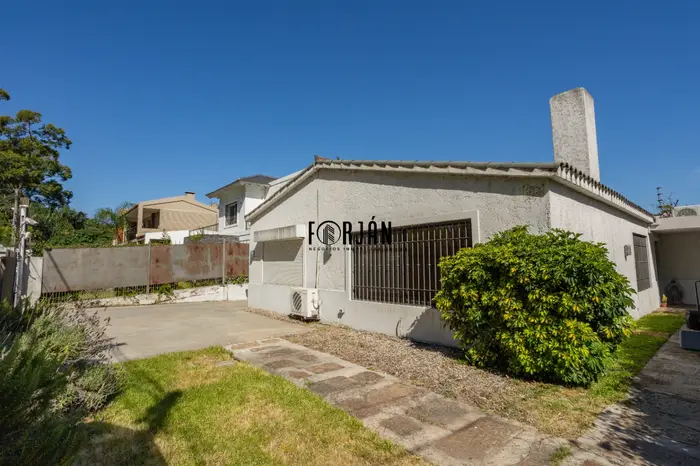 Casa en venta c/ cochera en Carrasco