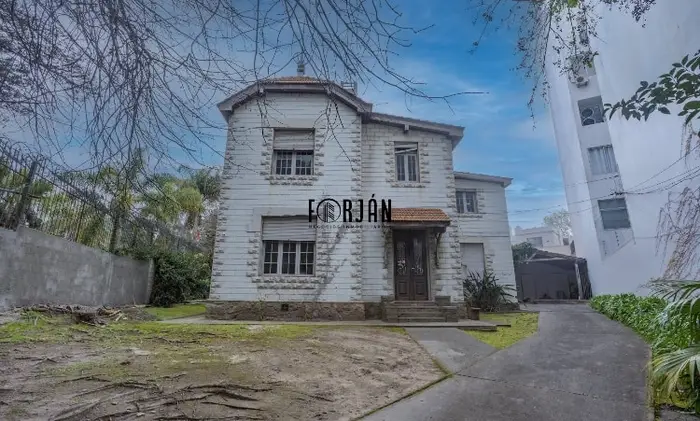 Casa en venta c/ cochera en Pocitos
