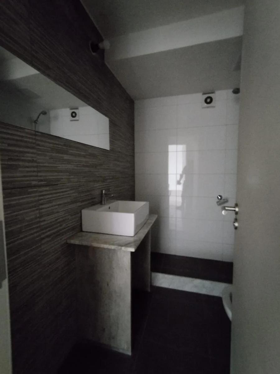 Oficina en Tres Cruces, propiedad 184419 -Imagen 4