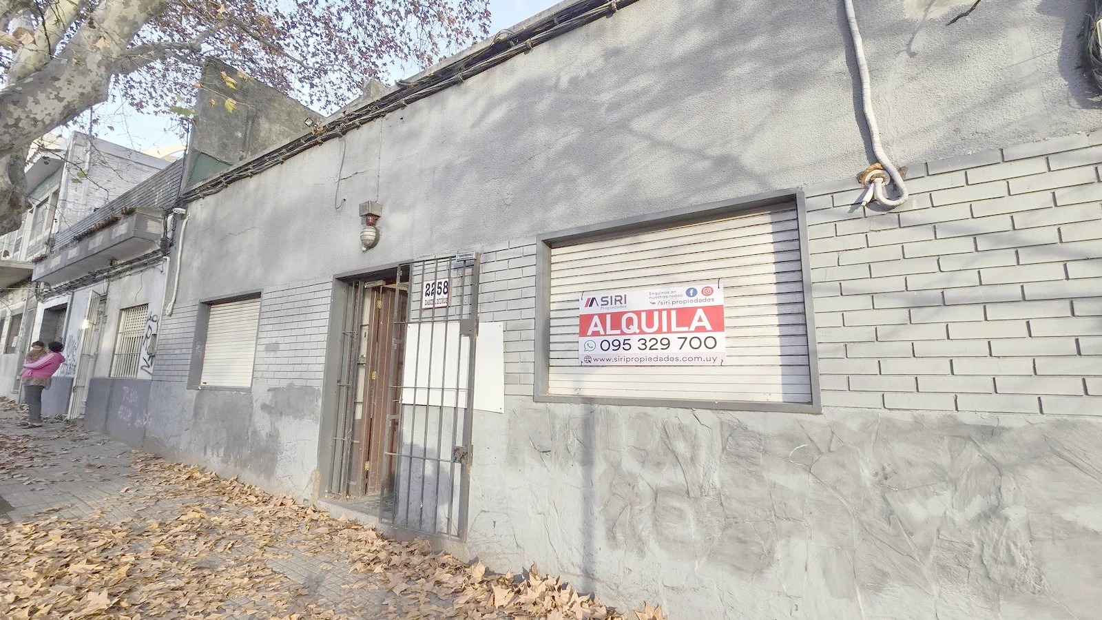 Local en Tres Cruces, propiedad 274957 -Imagen 1