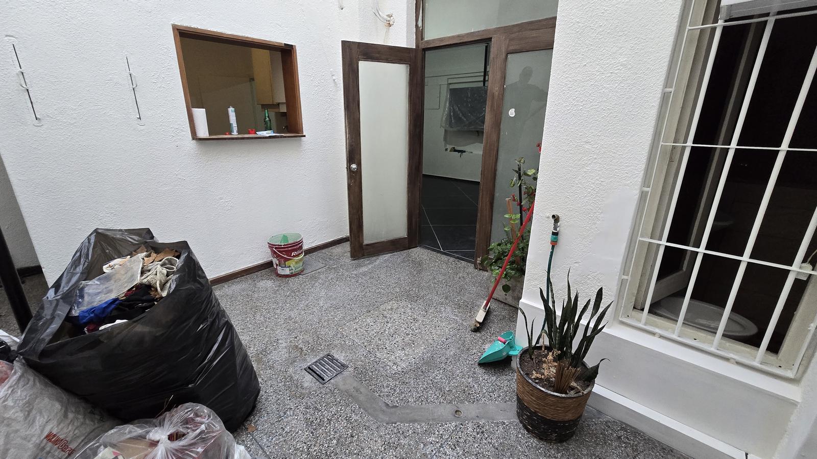 Local en Tres Cruces, propiedad 274957 -Imagen 8