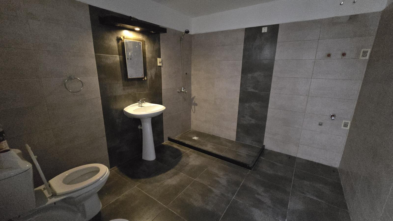 Local en Tres Cruces, propiedad 274958 -Imagen 6