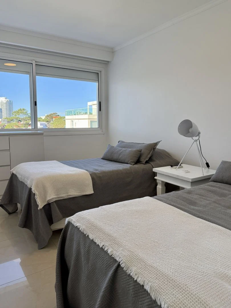 Apartamento en Playa Mansa, propiedad 187102 -Imagen 17