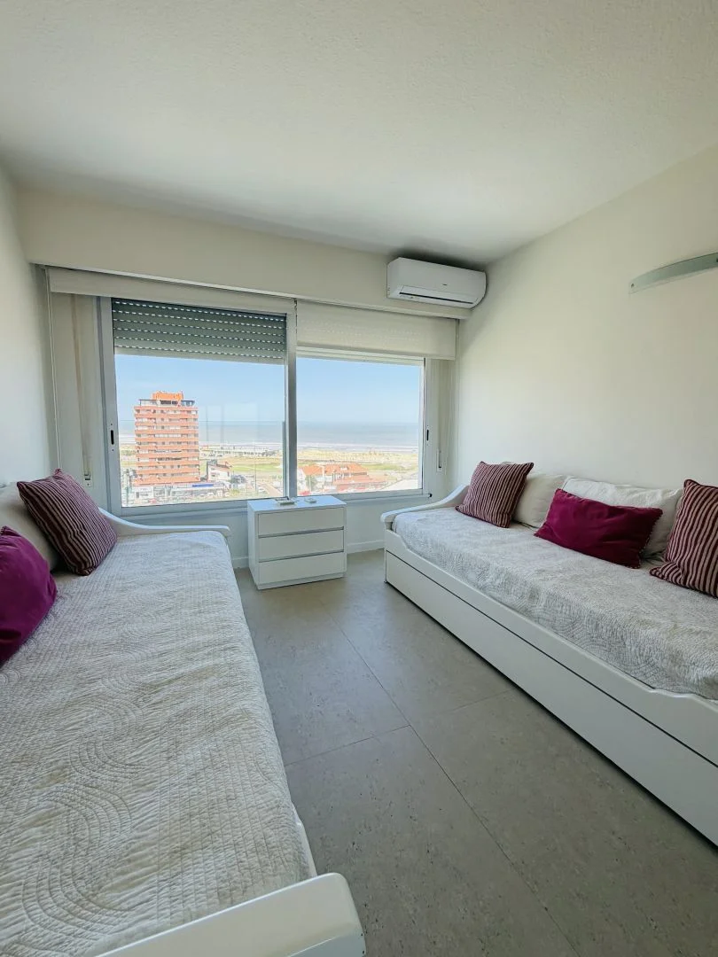 Apartamento en Playa Mansa, propiedad 256779 -Imagen 21