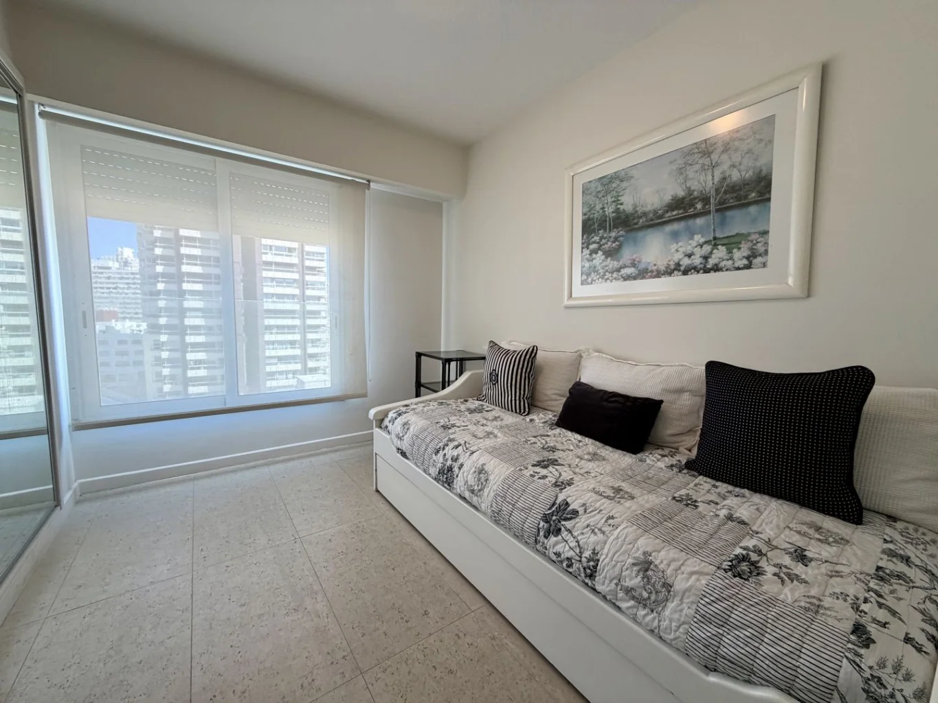 Apartamento en Playa Mansa, propiedad 256779 -Imagen 24