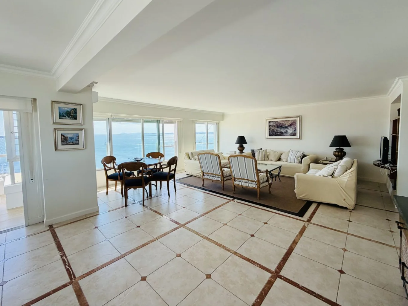 Apartamento en Playa Mansa, propiedad 256779 -Imagen 4