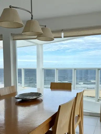 Penthouse de 3 suites y dependencia, con terraza y vistas increíbles!