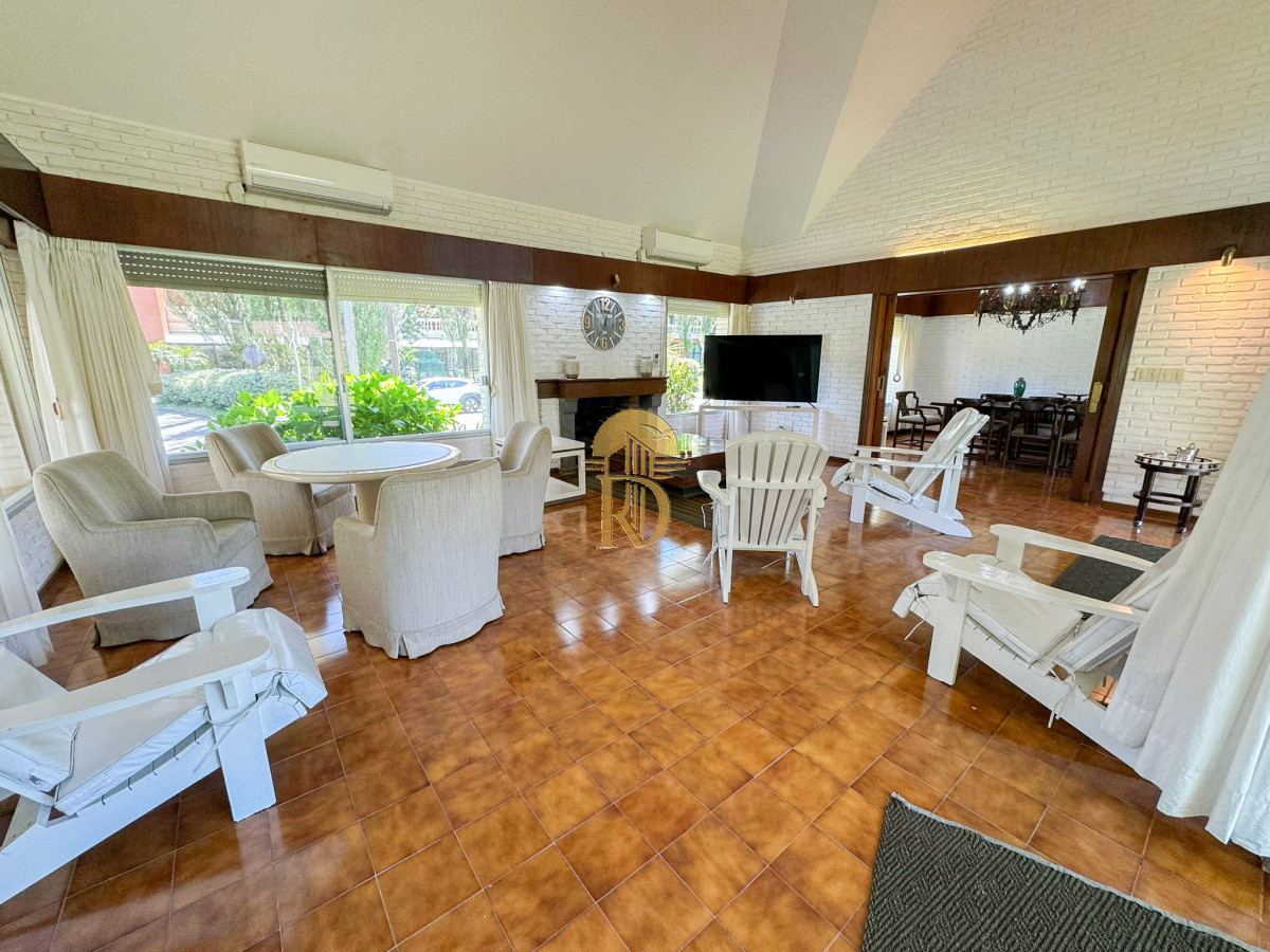 Casa en Playa Mansa, propiedad 267777 -Imagen 10