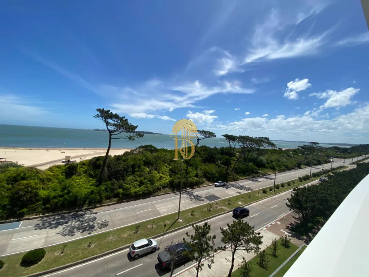 Apartamento en Playa Mansa, propiedad 277134 -Imagen 12