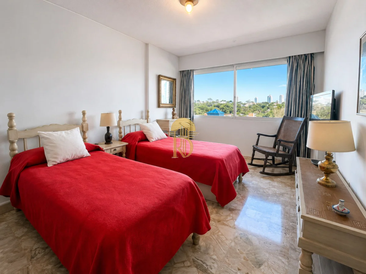 Apartamento en Playa Mansa, propiedad 282047 -Imagen 12