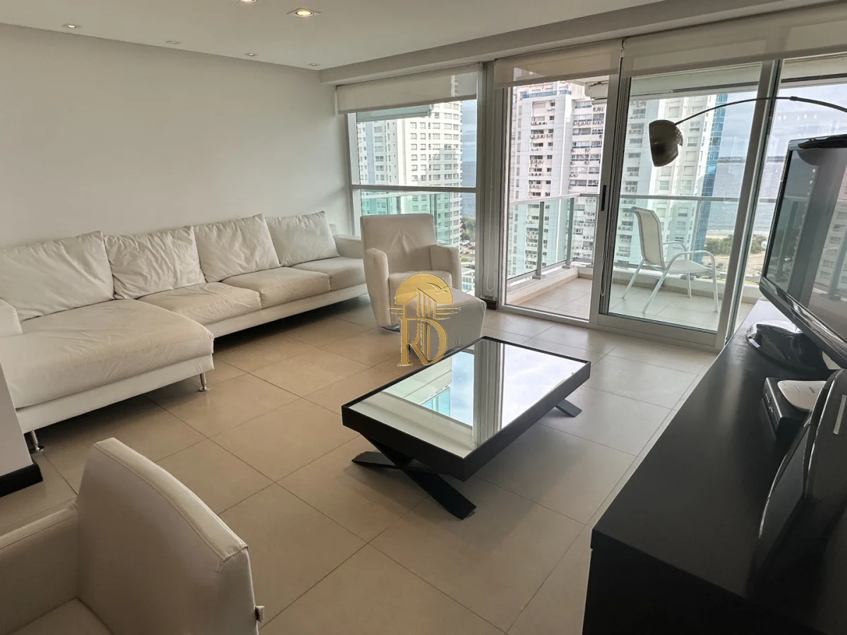 Apartamento en Playa Mansa, propiedad 284816 -Imagen 2