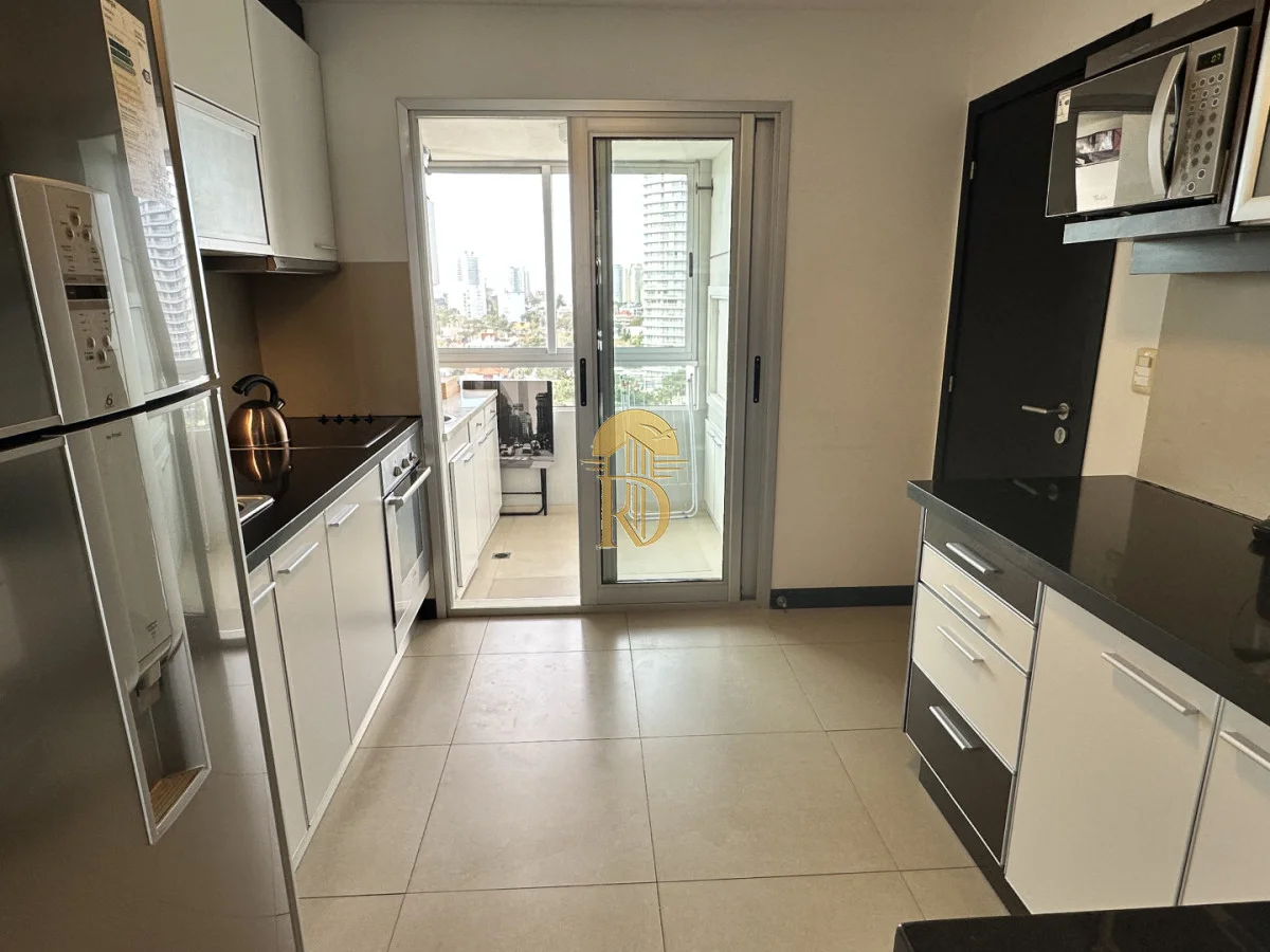 Apartamento en Playa Mansa, propiedad 284816 -Imagen 5