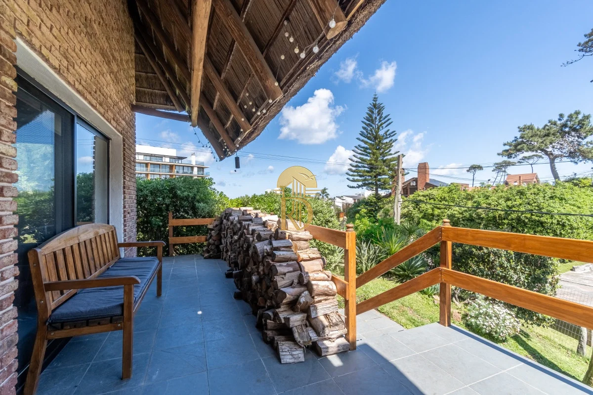Casa en Playa Mansa, propiedad 294029 -Imagen 2