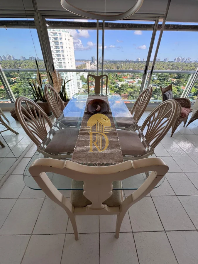 Apartamento en Playa Mansa, propiedad 295119 -Imagen 11