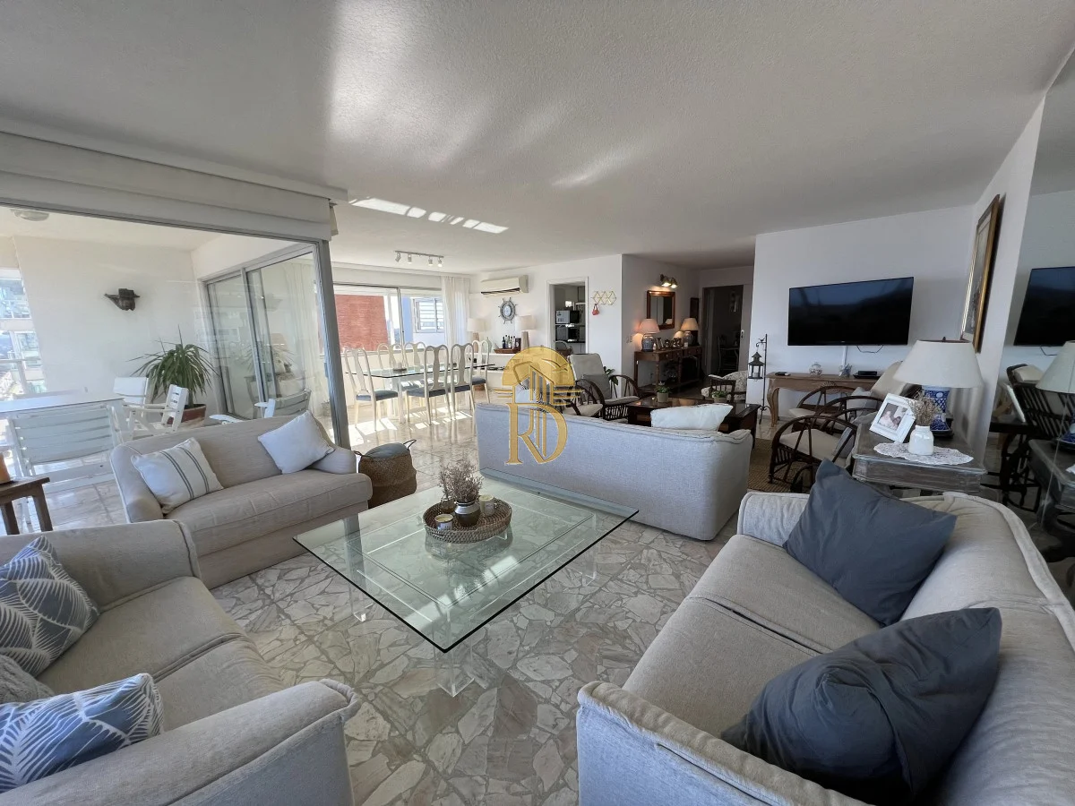 Apartamento en Playa Mansa, propiedad 297615 -Imagen 7