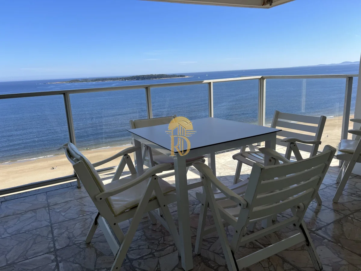 Apartamento en Playa Mansa, propiedad 297615 -Imagen 9