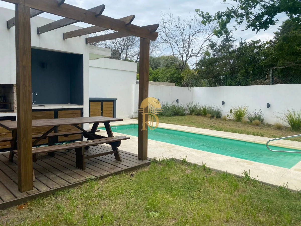 Casa en Pinares, propiedad 300886 -Imagen 5