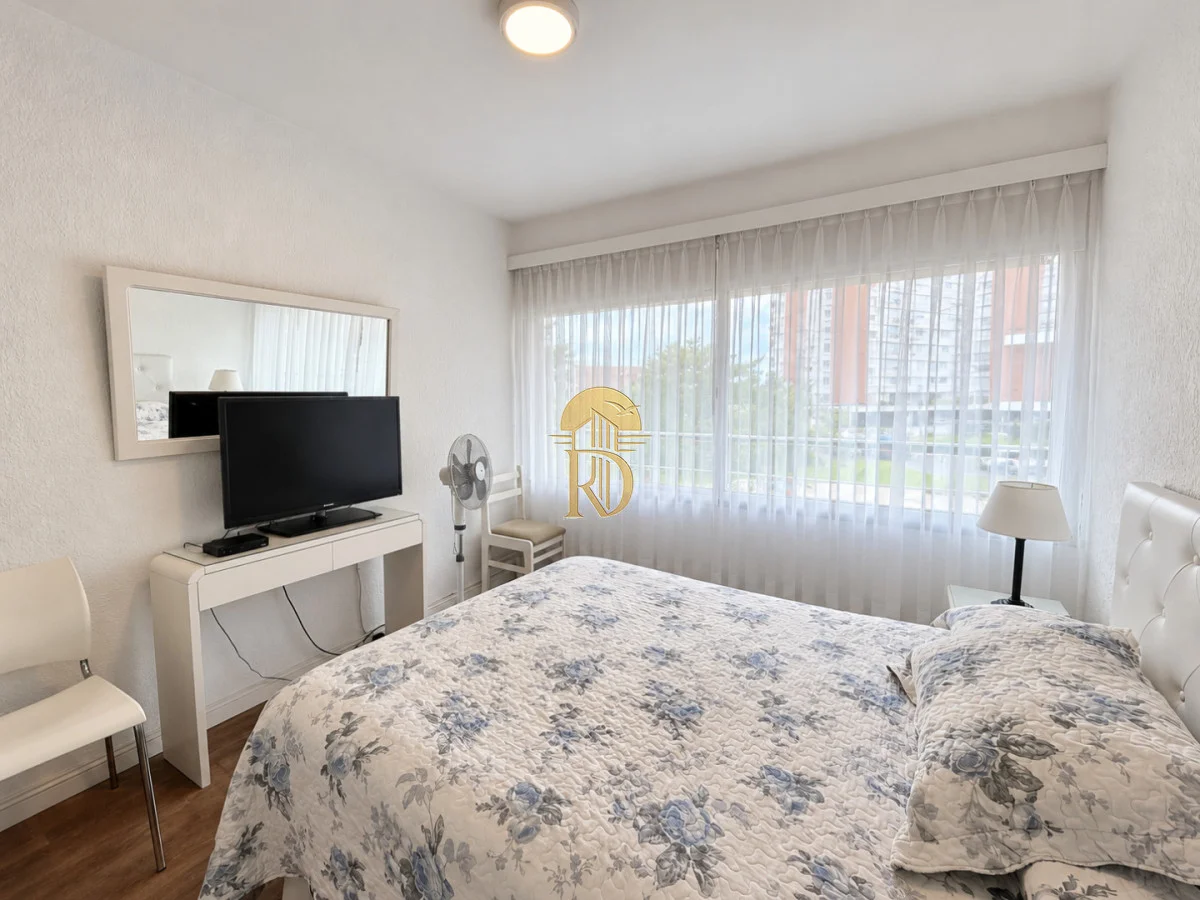Apartamento en Playa Mansa, propiedad 302513 -Imagen 13