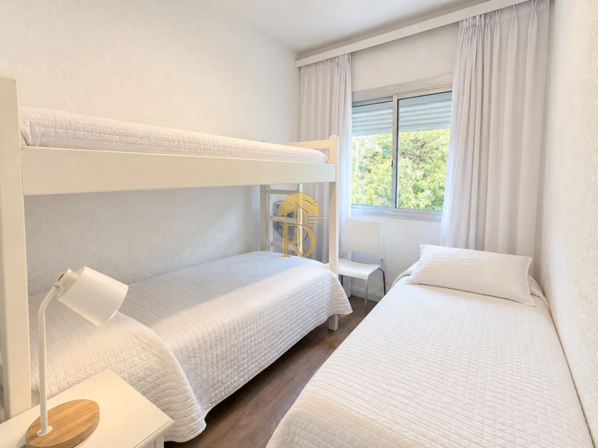 Apartamento en Playa Mansa, propiedad 302513 -Imagen 16