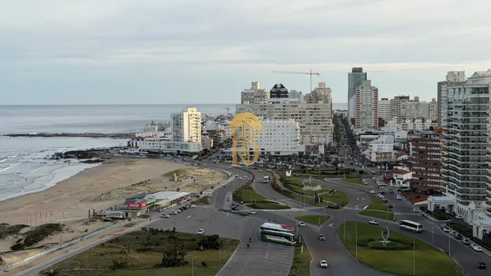 PLAYA BRAVA PENT HOUSE