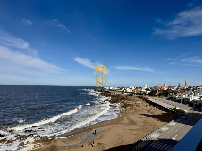 Excelente frente al mar