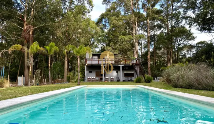 VENTA DE CASA EN PUNTA BALLENA CON TERRENO DE 4000M
