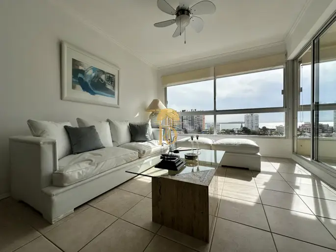 Alquiler y venta de apartamento de dos dormitorios en Punta del Este