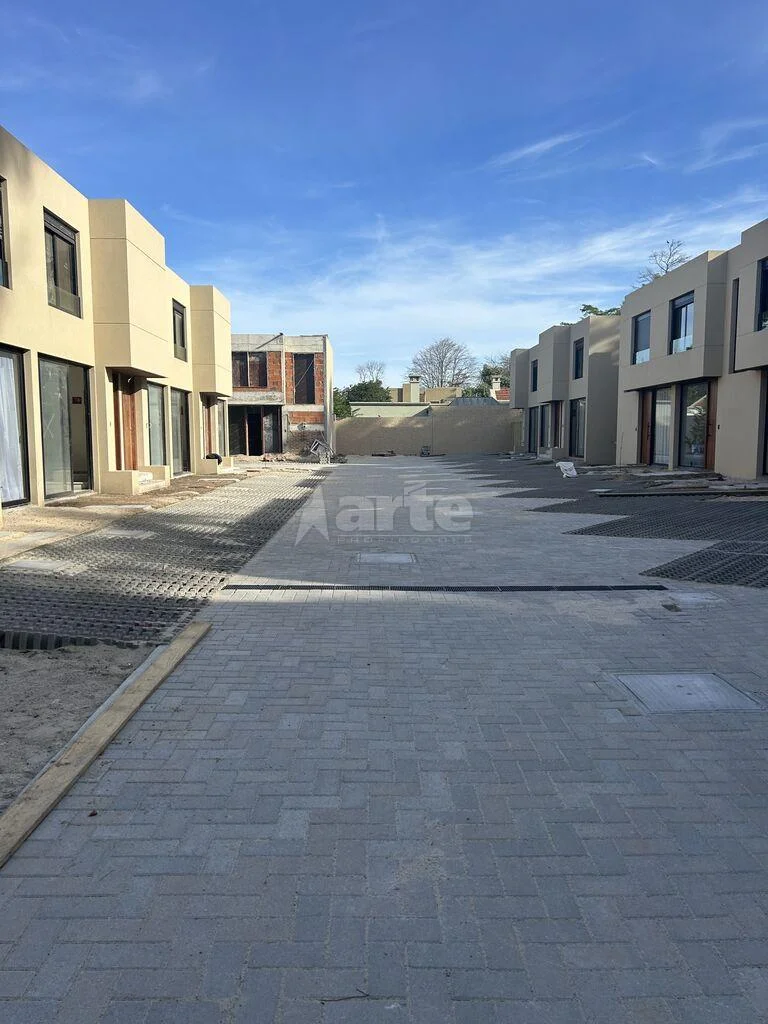 Casa en Carrasco Norte, propiedad 217865 -Imagen 2