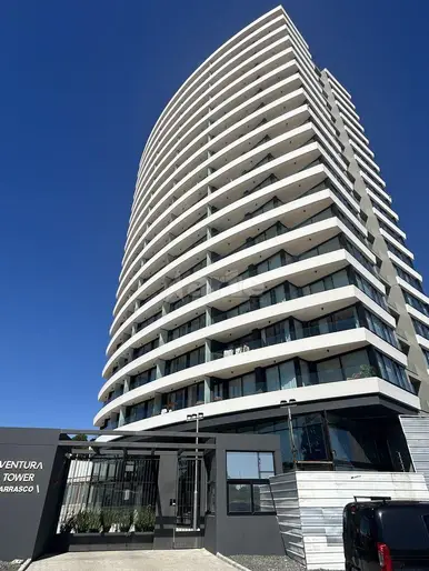 Estrena piso alto en Carrasco con 3 dormitorios