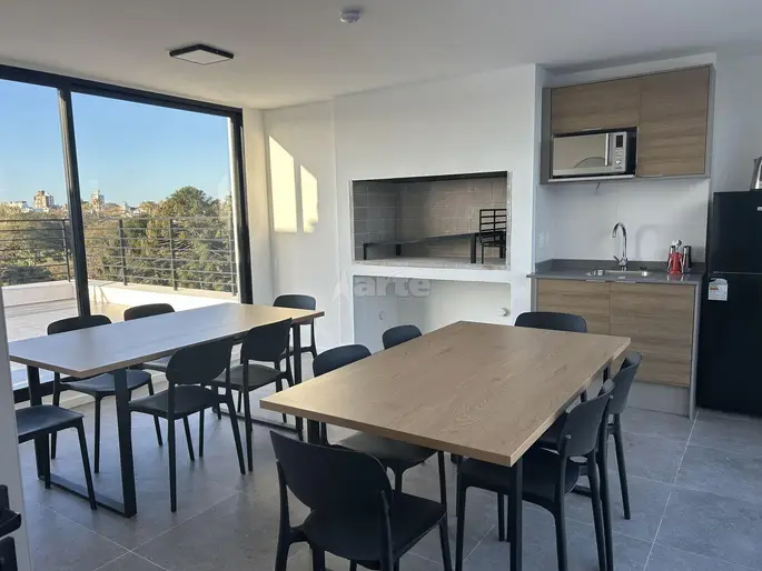 Estrene calidad en un punto estratégico con 2 Patios!!!