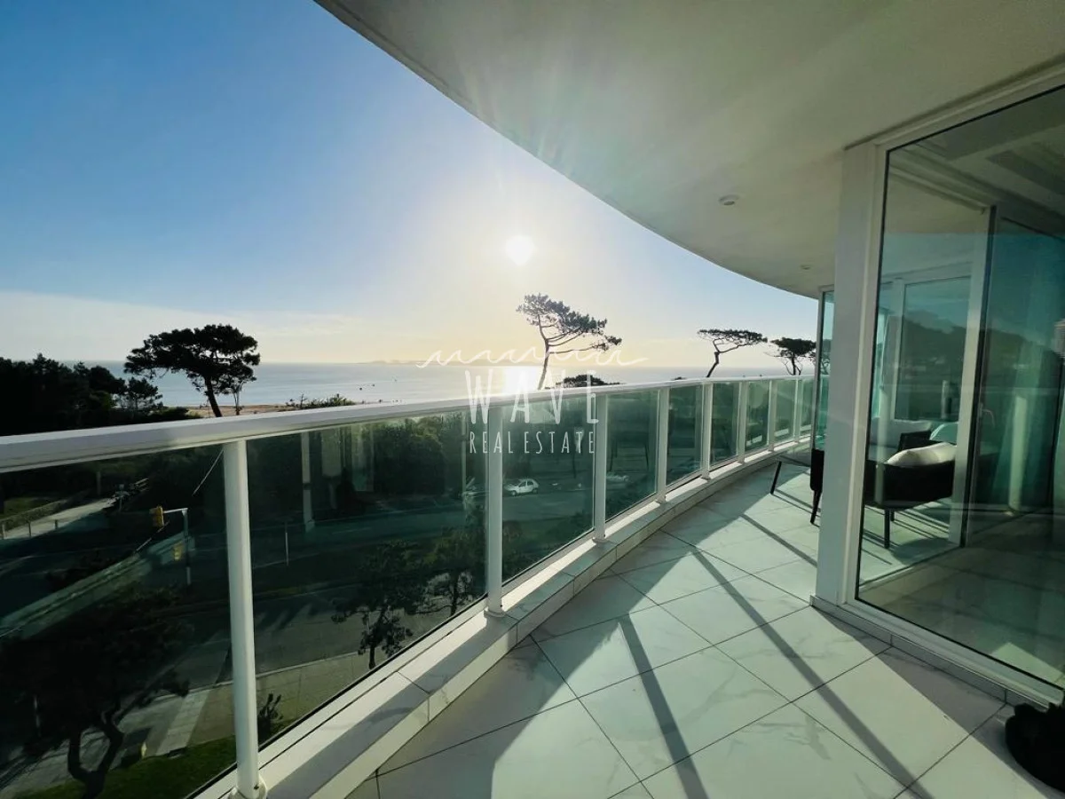 Apartamento en Playa Mansa, propiedad 192907 -Imagen 2