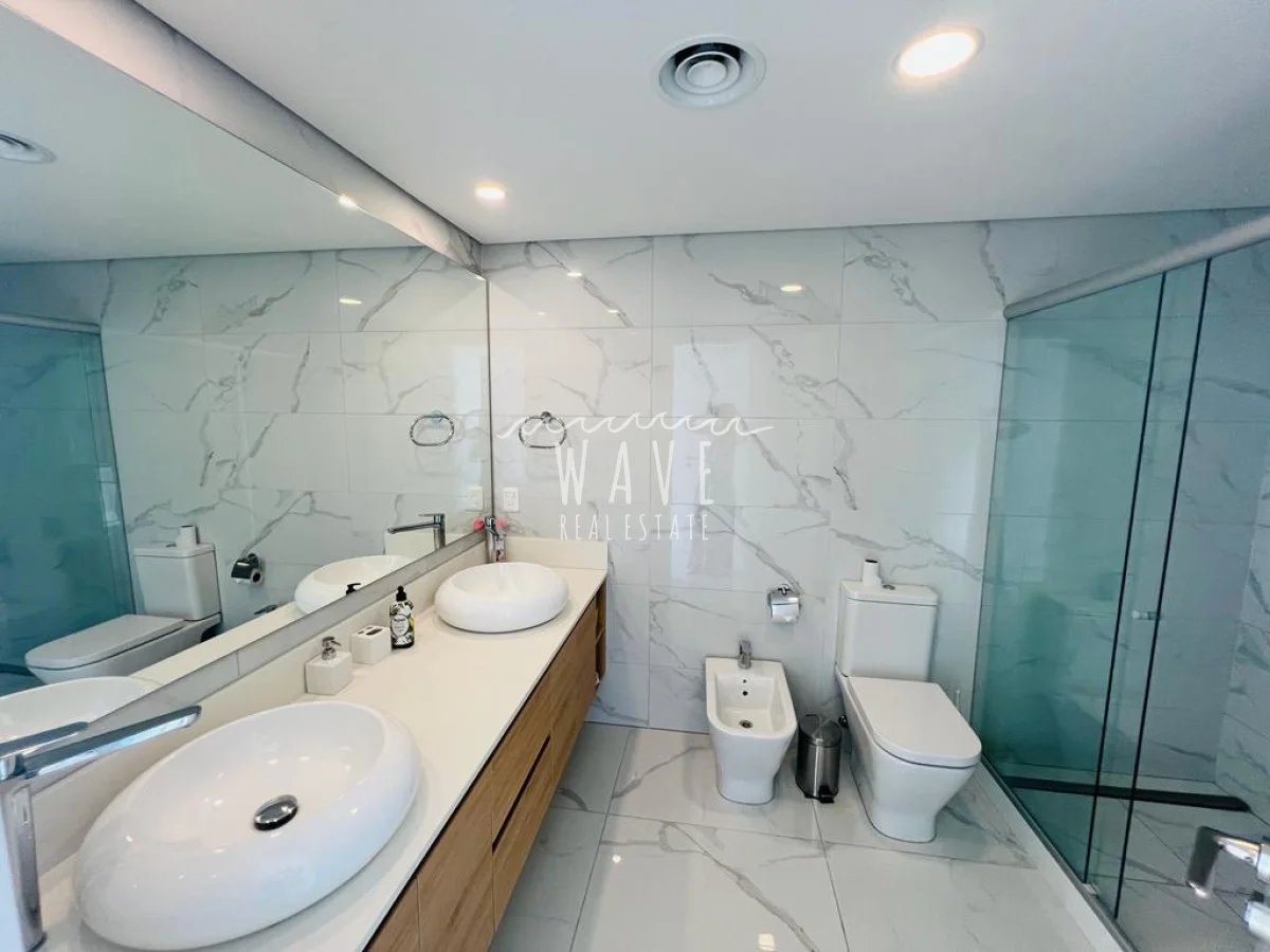 Apartamento en Playa Mansa, propiedad 192907 -Imagen 9