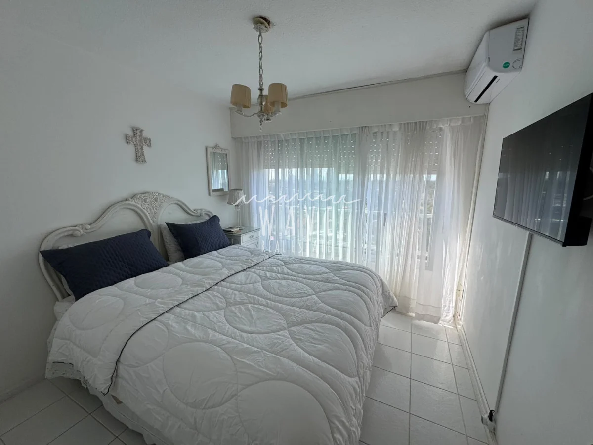 Apartamento en Playa Mansa, propiedad 293559 -Imagen 12
