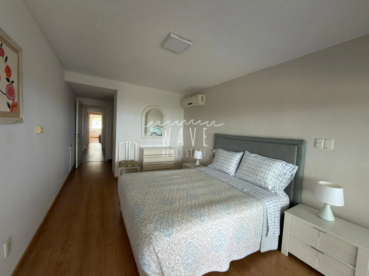 Apartamento en Playa Mansa, propiedad 294182 -Imagen 4