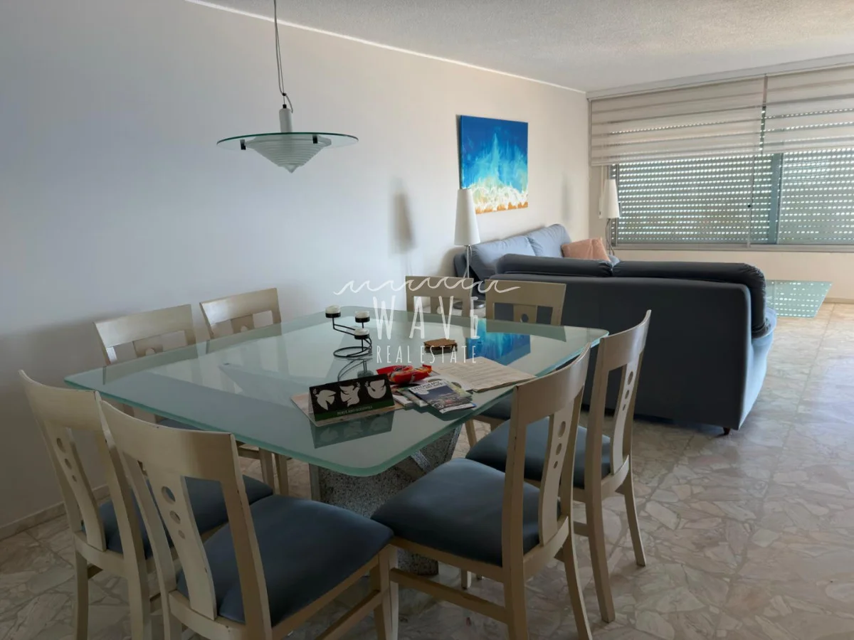 Apartamento en Playa Mansa, propiedad 294192 -Imagen 2