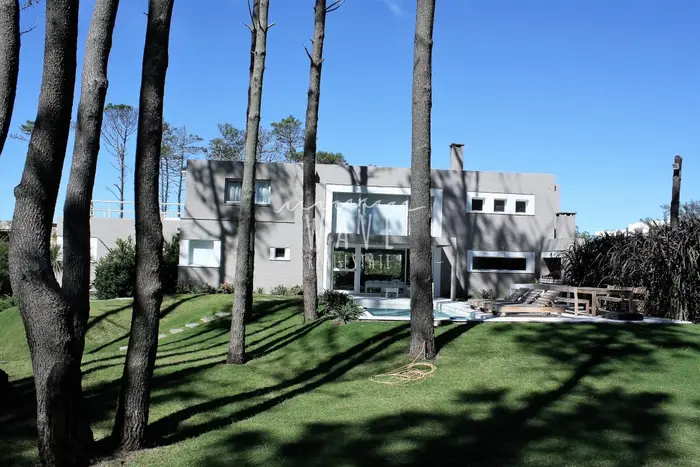Alquiler temporal de verano, casa de 5 dormitorios en Manantiales, Club de Campo Laguna Blanca