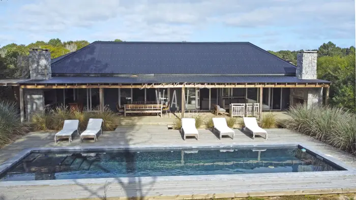 Casa en alquiler de verano , José Ignacio, Barrio Privado Laguna Escondida,3 suites y casa huéspedes,