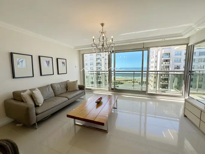 Venta departamento Playa Brava Punta del Este, 3 dormitorios