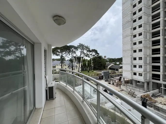 Venta apartamento zona shopping dos dormitorios