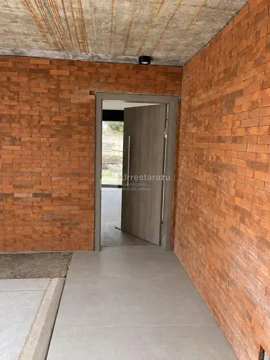 VENTA CASA 3 DORMITORIOS A ESTRENAR EN ZONA COLEGIOS